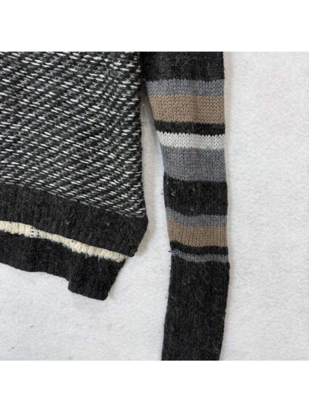 Smartwool Sweater Womens Medium Gray Stripe Aztec V Neck 1/2 Zip Knit Pullover